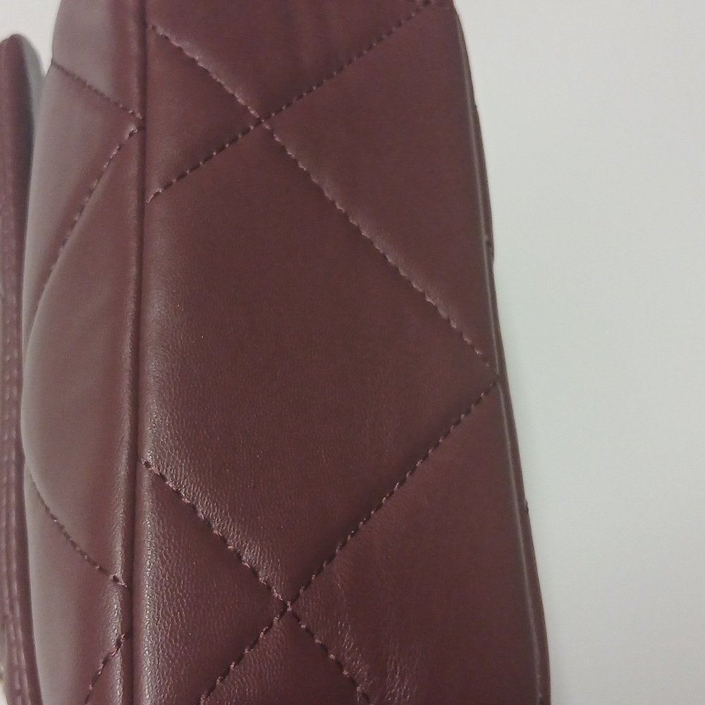 Badgley Mischka Elegant Quilted Burgundy Shoulder Bag - Picture 5 of 14